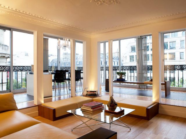 Salon - vue panoramique sur les toits de Paris - Appartement Le Yacht