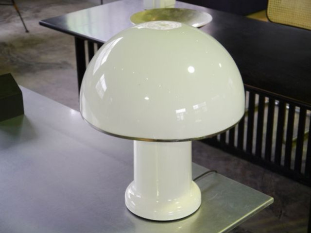 Show-room Habitat 1964 - lampe champignon