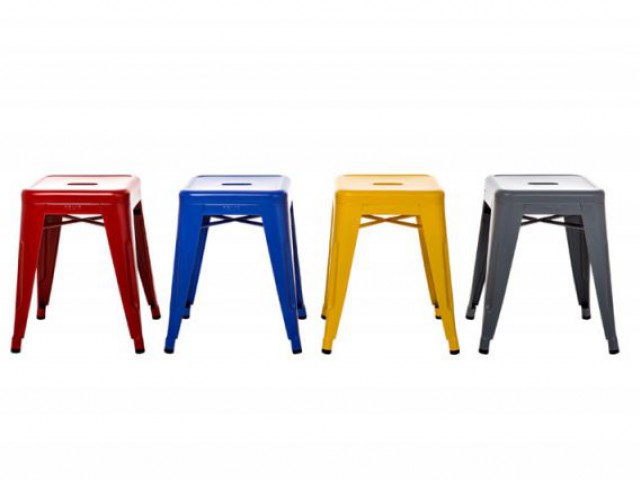 Les tabourets et les quatre couleurs - Chaises Le Corbusier - couleurs Tolix