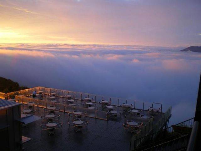 La terrase - 5 - Unkai Terrace of Tomamu - Japon - Nuages