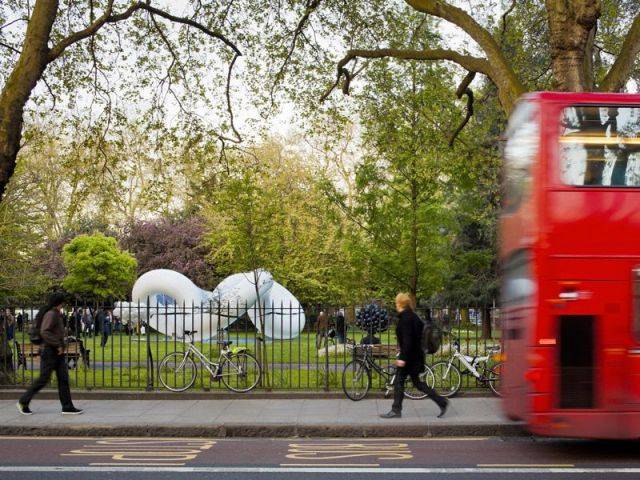 Au coeur de Londres, une structure gonflable - Peace Pavillon