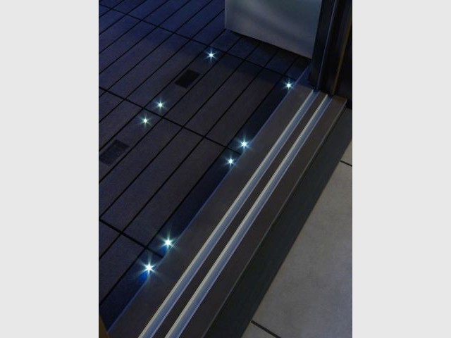 Dalles composite avec LED intégrées - Castorama