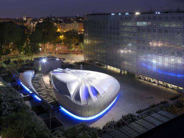 Mobile Art vue de nuit - Zaha Hadid