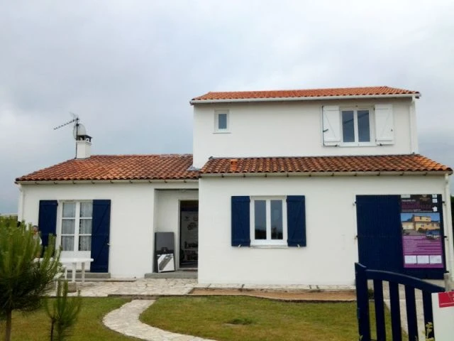 Des menuiseries en cours de changement - Surélévation Phenix Evolution