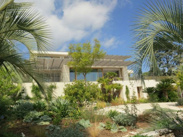 Une maison dans une nature luxuriante - maison vezzoni