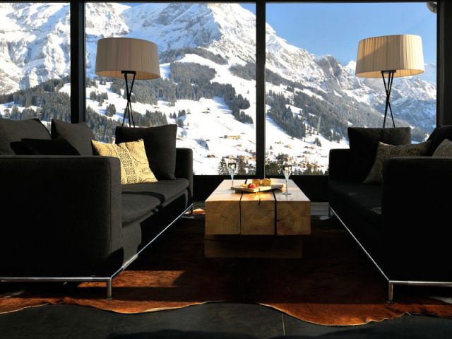 Un espace lounge avec vue sur la montagne - Hôtel Le Cambrian