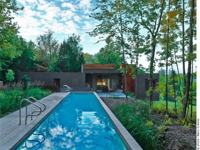 Piscine tout en long - maison T