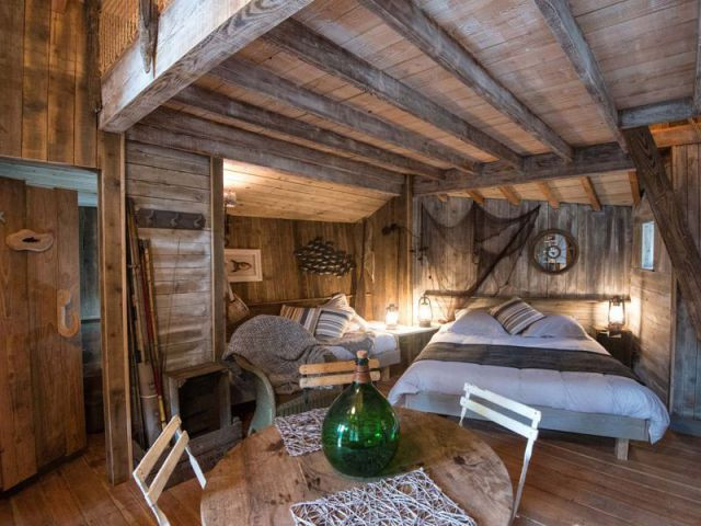 1 village de cabanes en bois dans la forêt vosgienne