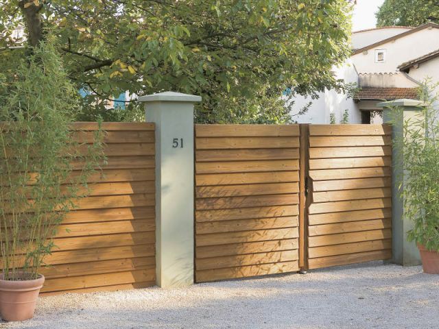 Un portail bois pour un style authentique - Solutions pour embellir son portail ou sa clôture