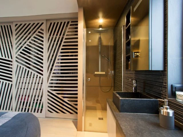 Une douche italienne moderne et classieuse - Appartement familly loft