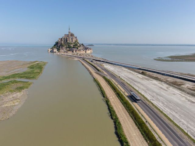 Vers une livraison en juin  - Mont-Saint-Michel : le pont-passerelle prêt à l'ouvrage