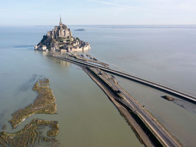 Une période de tests  - Mont-Saint-Michel : le pont-passerelle prêt à l'ouvrage