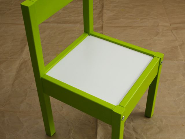 Personnaliser un meuble pour enfant : Peindre plusieurs couches - Tutoriel customiser mobilier pour enfants