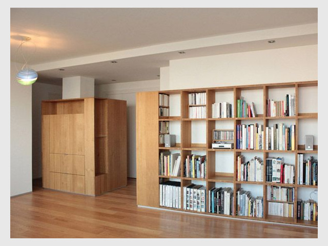 Des meubles cloisons reconfigurent un appartement Des meubles cloisons reconfigurent un appartement