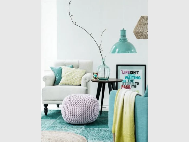 Pouf tressé rose clair