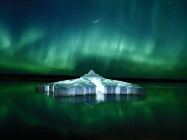 Fondations fabriquées en parpaings remplis de polystyrène - Projet d'un hôtel flottant en verre en Norvège, au nord du cercle polaire arctique