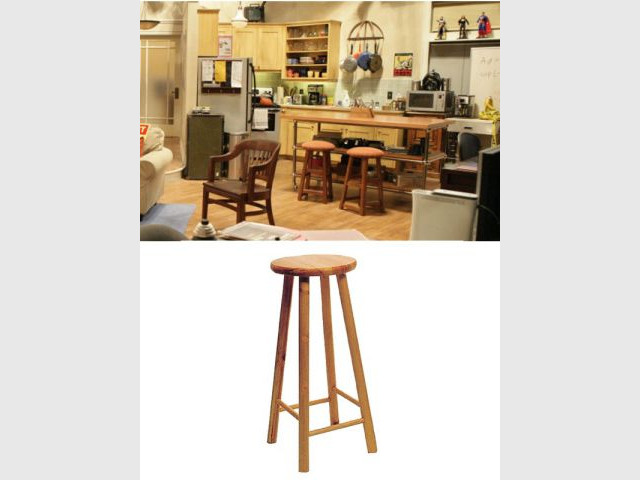 Des tabourets de bar en bois - Déco The Big Bang Theory