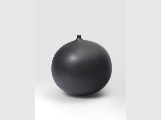 Vase boule Aurel noir - Jacques et Dani Ruelland, l'amour de la céramique