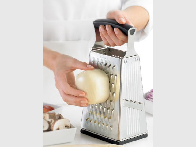 Une râpe multitâche pour râper du fromage sur la soupe - Autour de la soupe