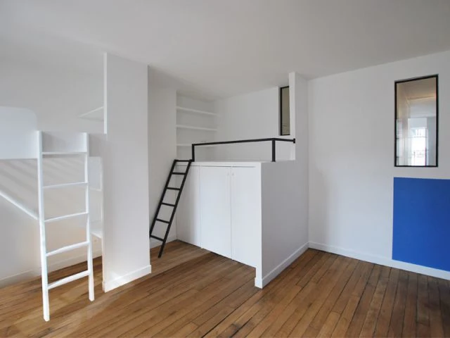 Des ouvertures créées à l'intérieur même des cloisons - Espace de nuit partagé