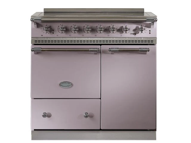 Un piano de cuisson fabriqué à Lacanche, en Bourgogne - Une cuisine 100% "made in France"