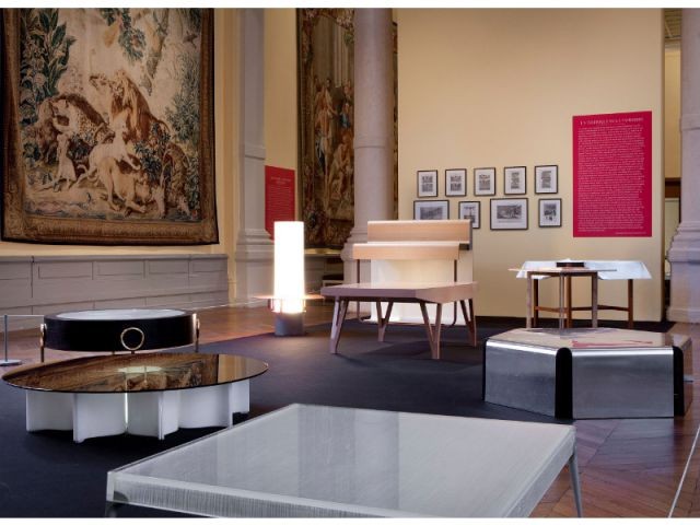 Une table console de Ronan Bouroullec - Exposition à tables
