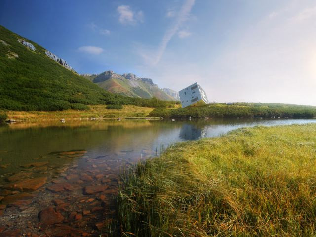 Un refuge futuriste au coeur de la montagne - Un refuge de montagne futuriste