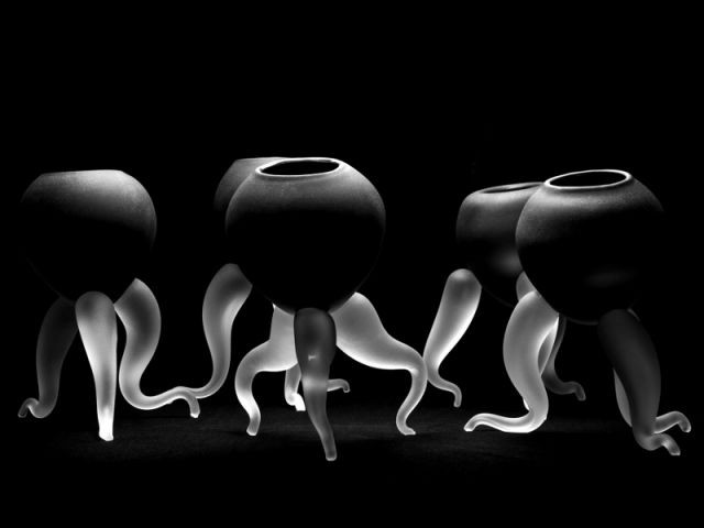 Vase tripods -  Thomas Segaud, souffleur de verre à l'esprit rock