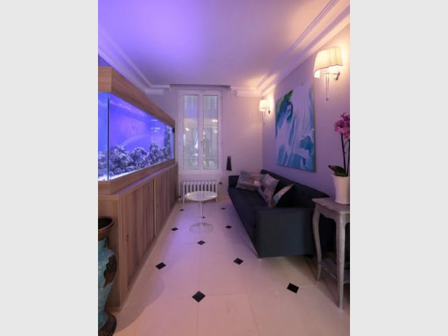 Des ambiances lumineuses variées selon les espaces - Une maison familiale du 19ème siècle allie style Louis XV et décoration contemporaine