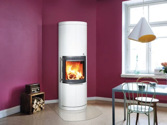 Un cube de rangement qui fait également office de petit mobilier d'appoint - Solutions esthétiques pour ranger son bois de chauffage