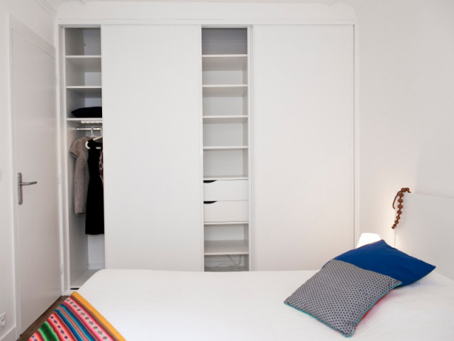 Un dressing sur-mesure pour une chambre pratique - Budget serré pour une rénovation complète