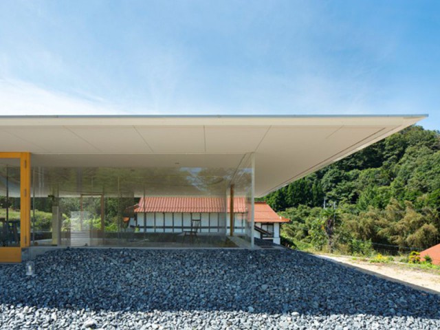 Fine toiture protectrice - Maison transparente - Suppose Design