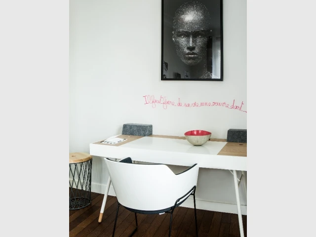 Du mobilier de grandes maisons d'édition - Appartement Ticolas
