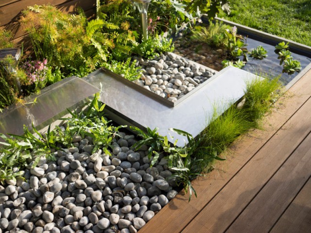 Un cours d'eau artificiel pour un jardin zen - Un bassin pour mon jardin
