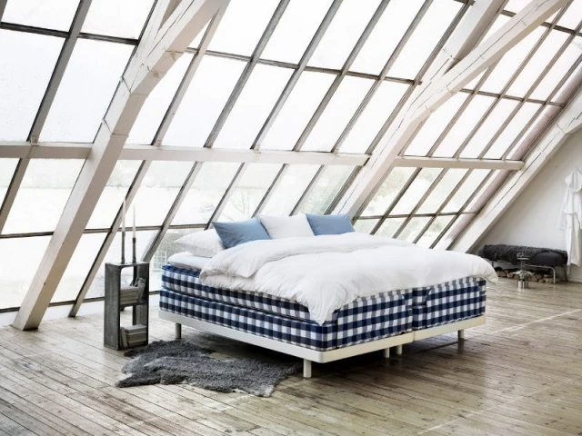 Un positionnement en retrait pour conserver une vue dégagée - Une chambre ouverte sur l'extérieur