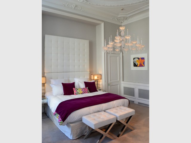 Tête de lit XXL et lustre contemporain - Hôtel Clarance***** à Lille