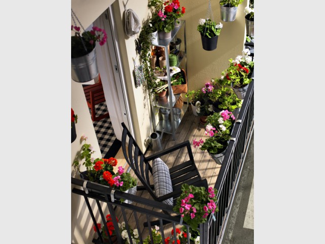 Un mini-balcon fleuri pour une ambiance bucolique - Mini-balcons
