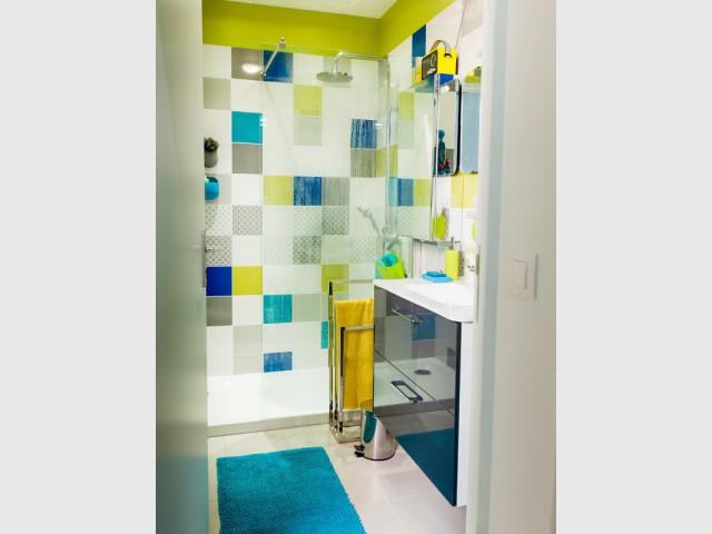 Une paroi de douche vitrée pour prolonger le champ de vision - Une salle de bains de 3 m2, dix possibilités d'aménagement