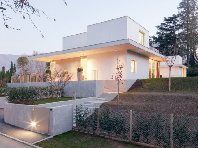 Un terrassement limité pour abaisser le niveau du plancher - Villa Lugano