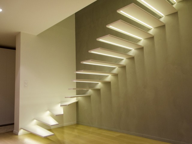 Des marches rétroéclairées pour un escalier vaporeux - Un escalier discret pour mon intérieur
