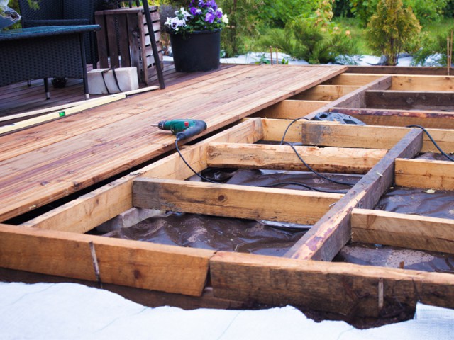 Installer une terrasse bois : combien ça coûte ?