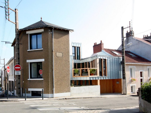 La maison gagne 36 m2 habitables et une terrasse - Rénovation, extension et surélévation à Nantes