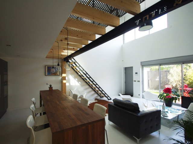 Une mezzanine en bois et métal au style industriel - Un loft aérien et industriel dans un ancien hangar