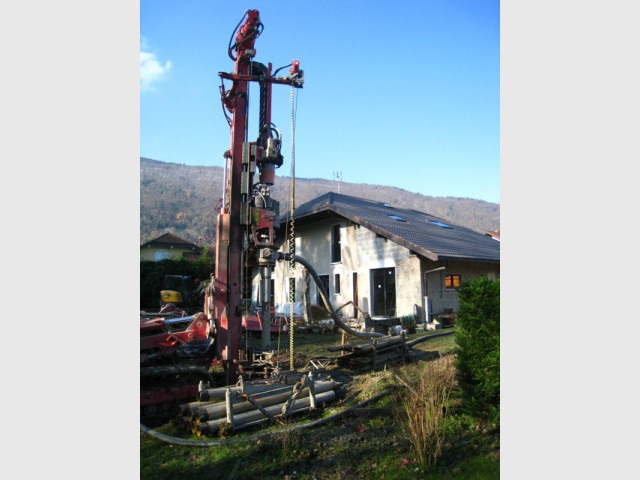 Installation d'une pompe à chaleur en géothermie verticale - Restructuration d'une maison en Haute-Savoie