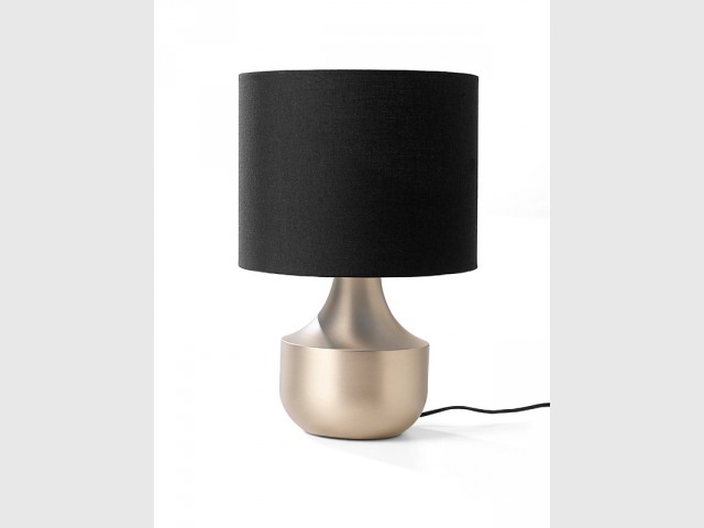 Une lampe élégante aux formes généreuses - Lampes à poser