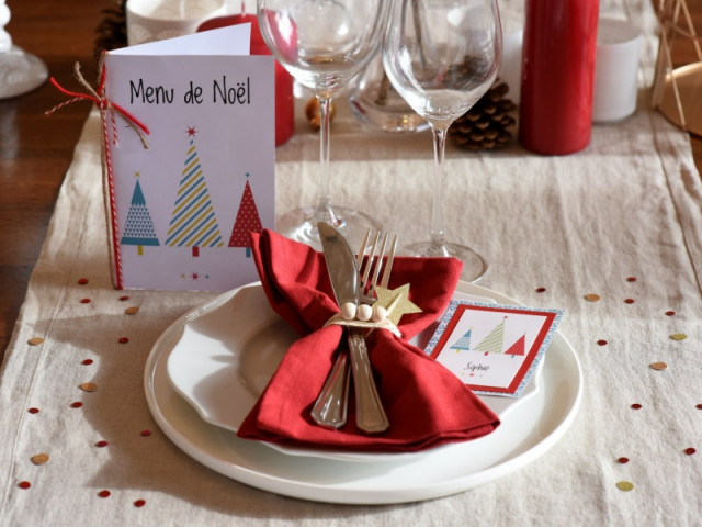 Un rond de serviette naturel et des menus personnalisés - Déco de Noël DIY