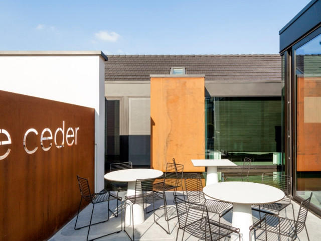 Une terrasse pour lier restaurant et maison d'hôtes - Ceder 10