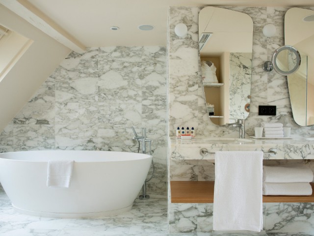 Opter pour le total look marbre dans la salle de bains - Style rétro et décoration vintage
