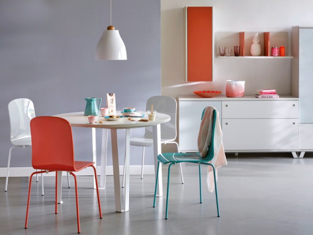 Des chaises dépareillées pour une salle à manger tout en brillance - Des chaises dépareillées pour plus d'originalité
