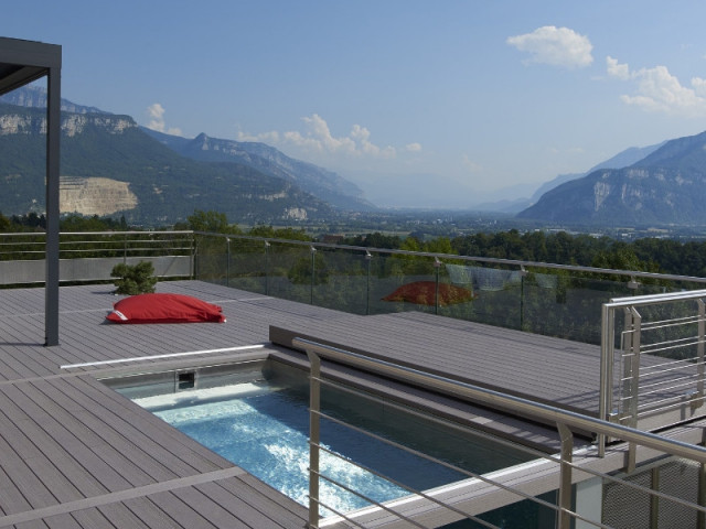 Une piscine transparente